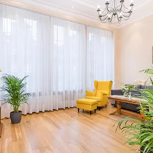 https://mayas-flats-resorts-old-town-dluga-72-one-storey.gdanskhotel.org